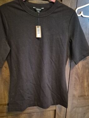 RW&CO. Black Short Sleeve Crewneck Tee
